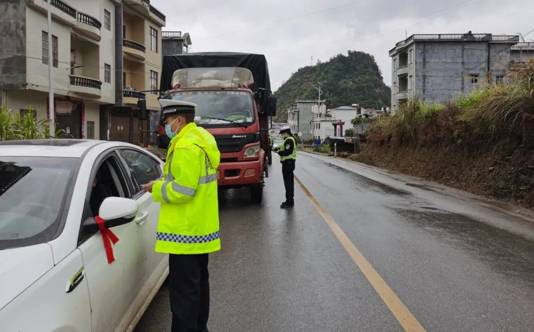 备战春运！百色交警在行动~ 交通安全,春运,交警,安全